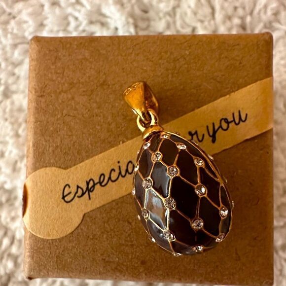 Beautiful black and gold charm with rhinestones - Picture 1 of 3